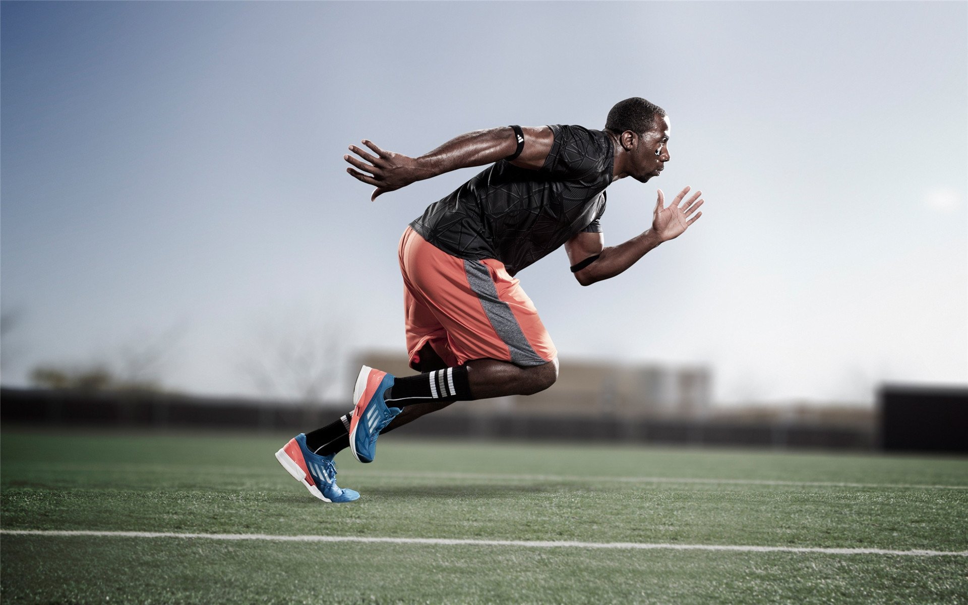 “足球场馆智能安检系统正式启用，提升赛事安全”，足球场检测机构