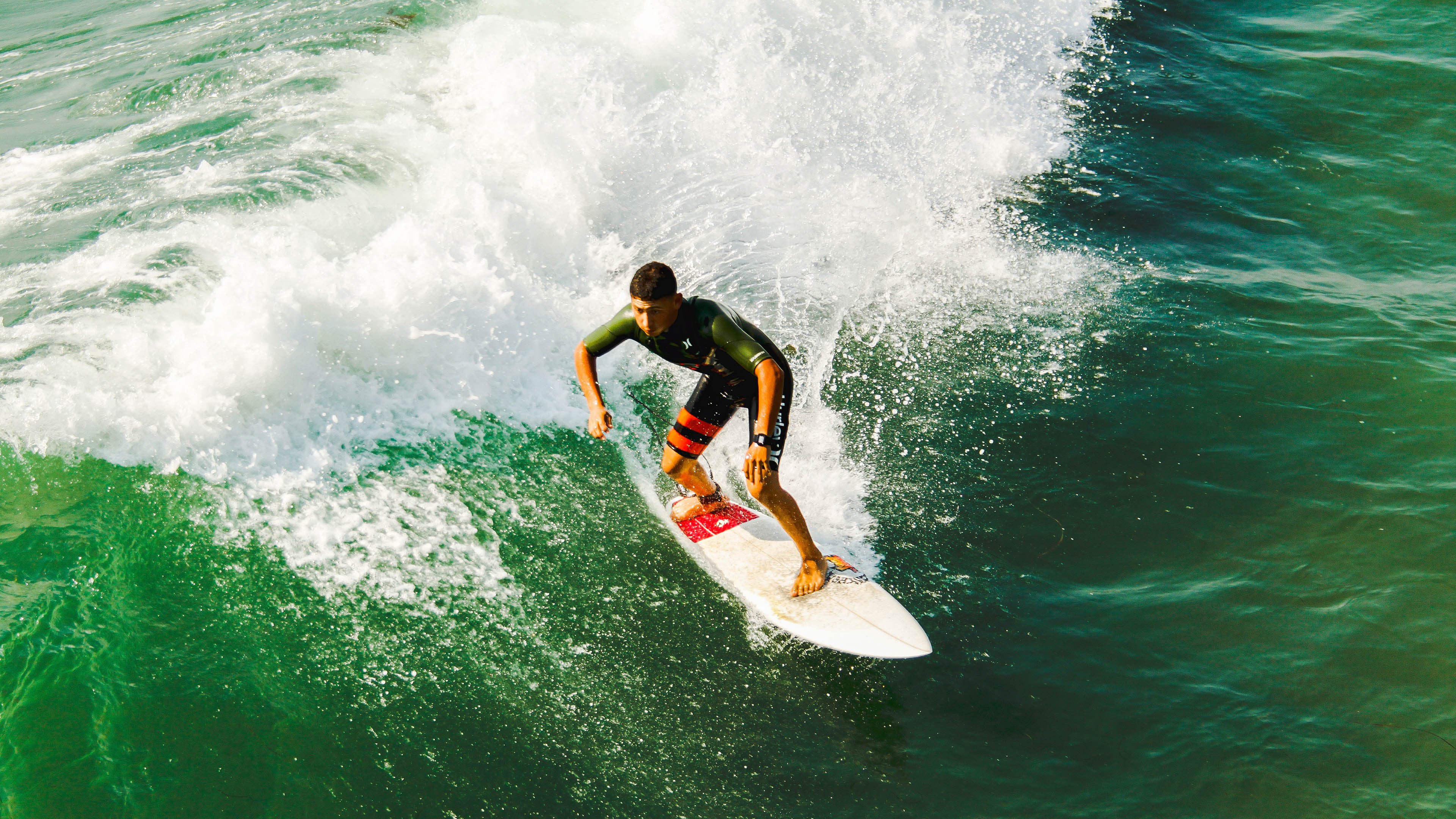 田径多项世界纪录被刷新，包括女子跳高、男子撑杆跳高、女子1500米、男子3000米和女子马拉松等项目。