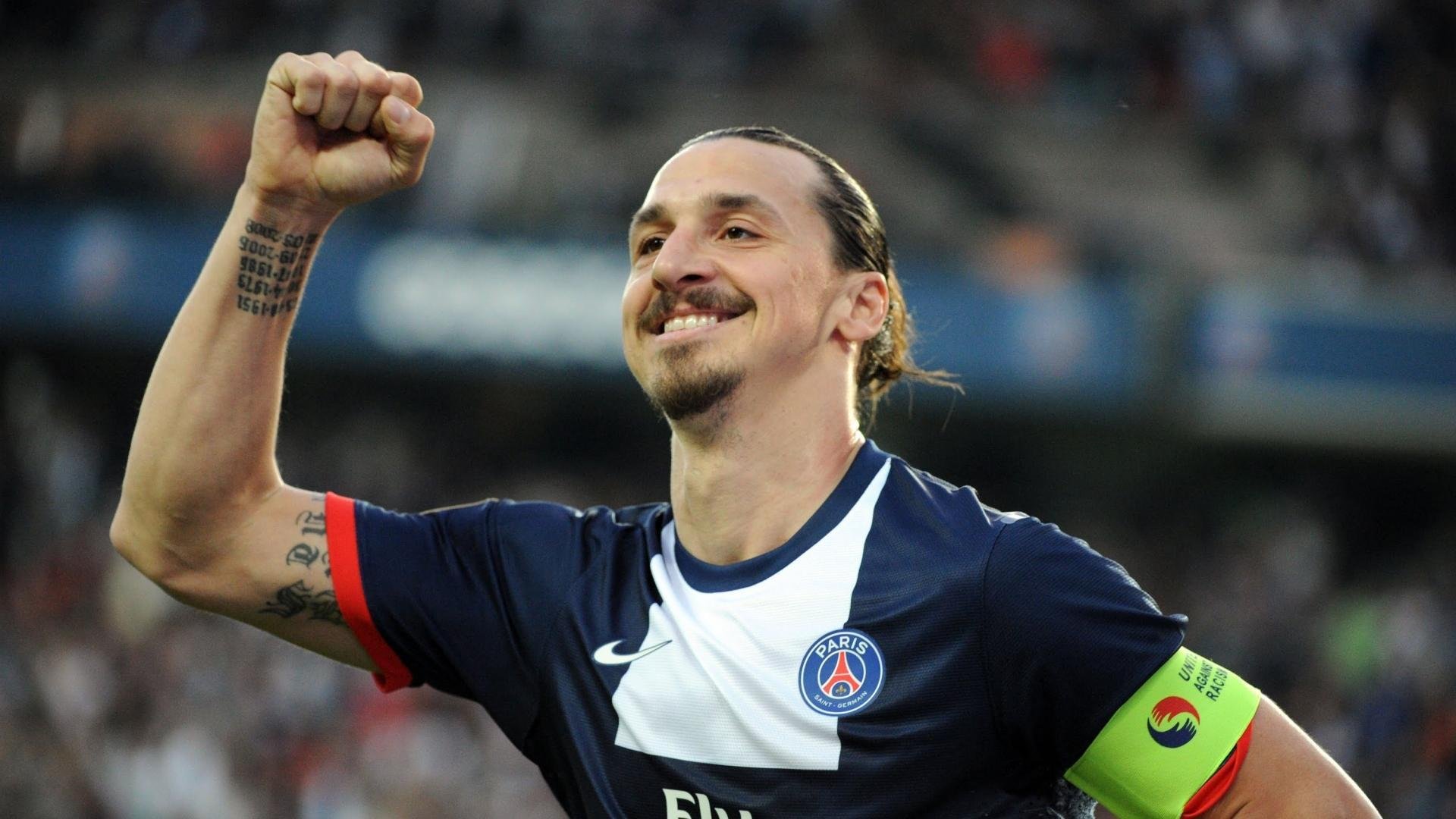 美国队后卫佩雷斯在巴黎奥运会上表现出色，右后卫佩雷拉